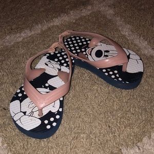 Minnie Mouse flip flops